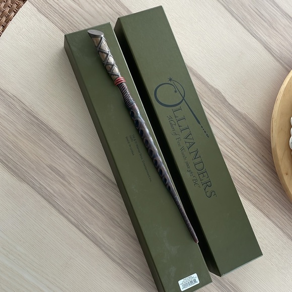 Wand Ollivanders bought at Universal Studios, Orlando. - Picture 3 of 6